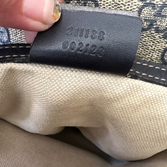 FIRM | Authentic GG Canvas Supreme small tote - Picture 11 of 16